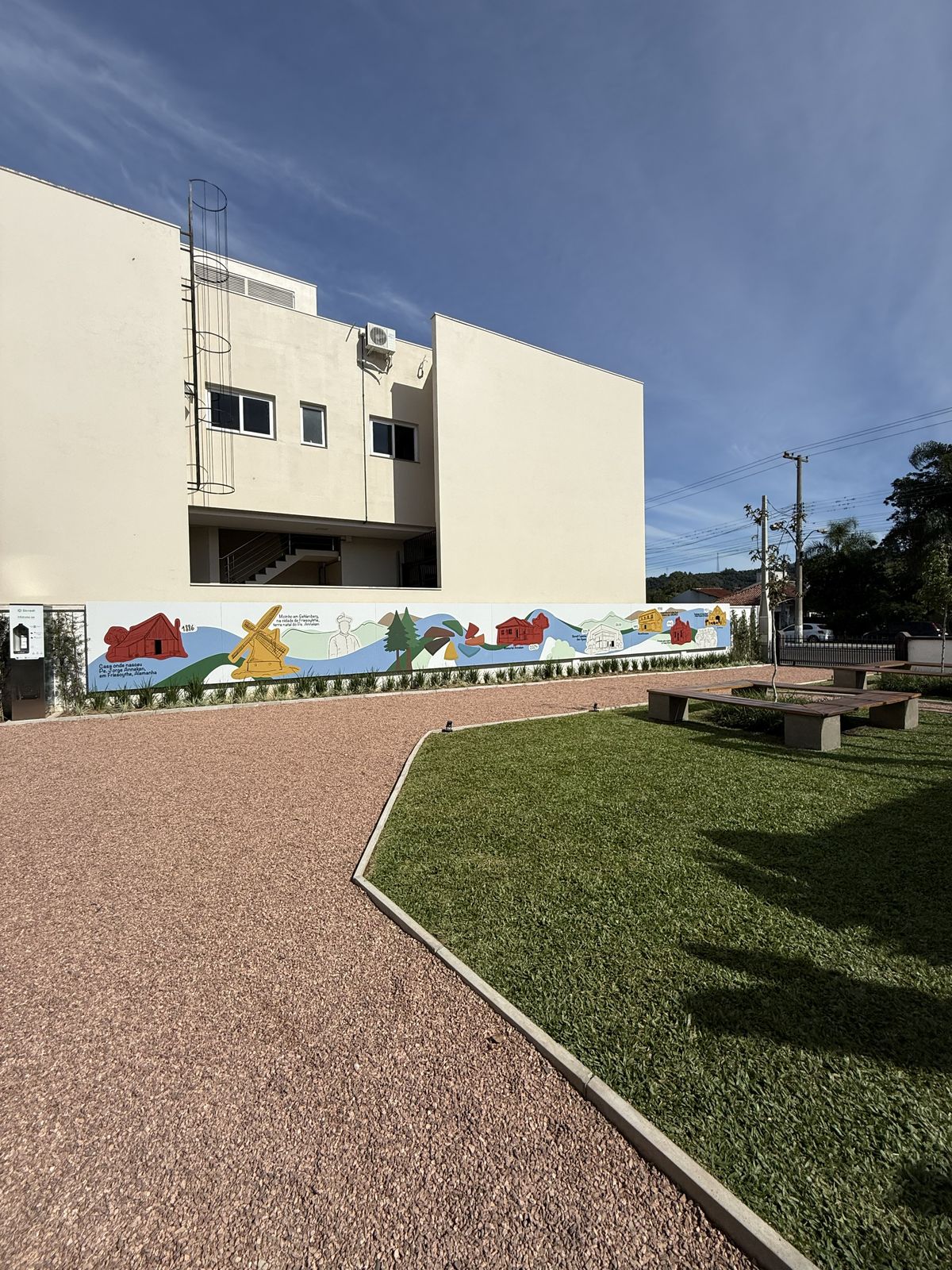 Mural mural histórico - fachada comercial